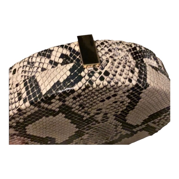 New Python Purse - Picture 2 of 3